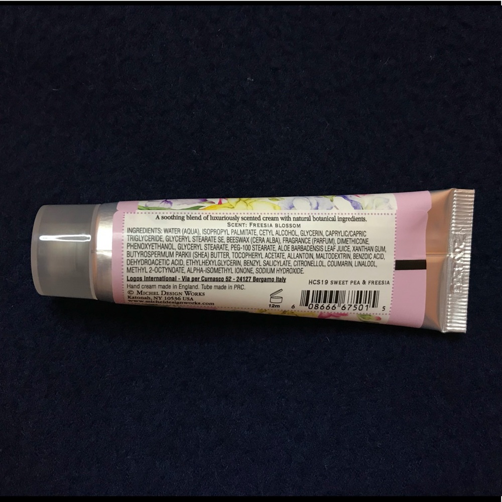 Michel Design Works Sweet Pea & Freesia Hand Cream - Picture 2 of 2
